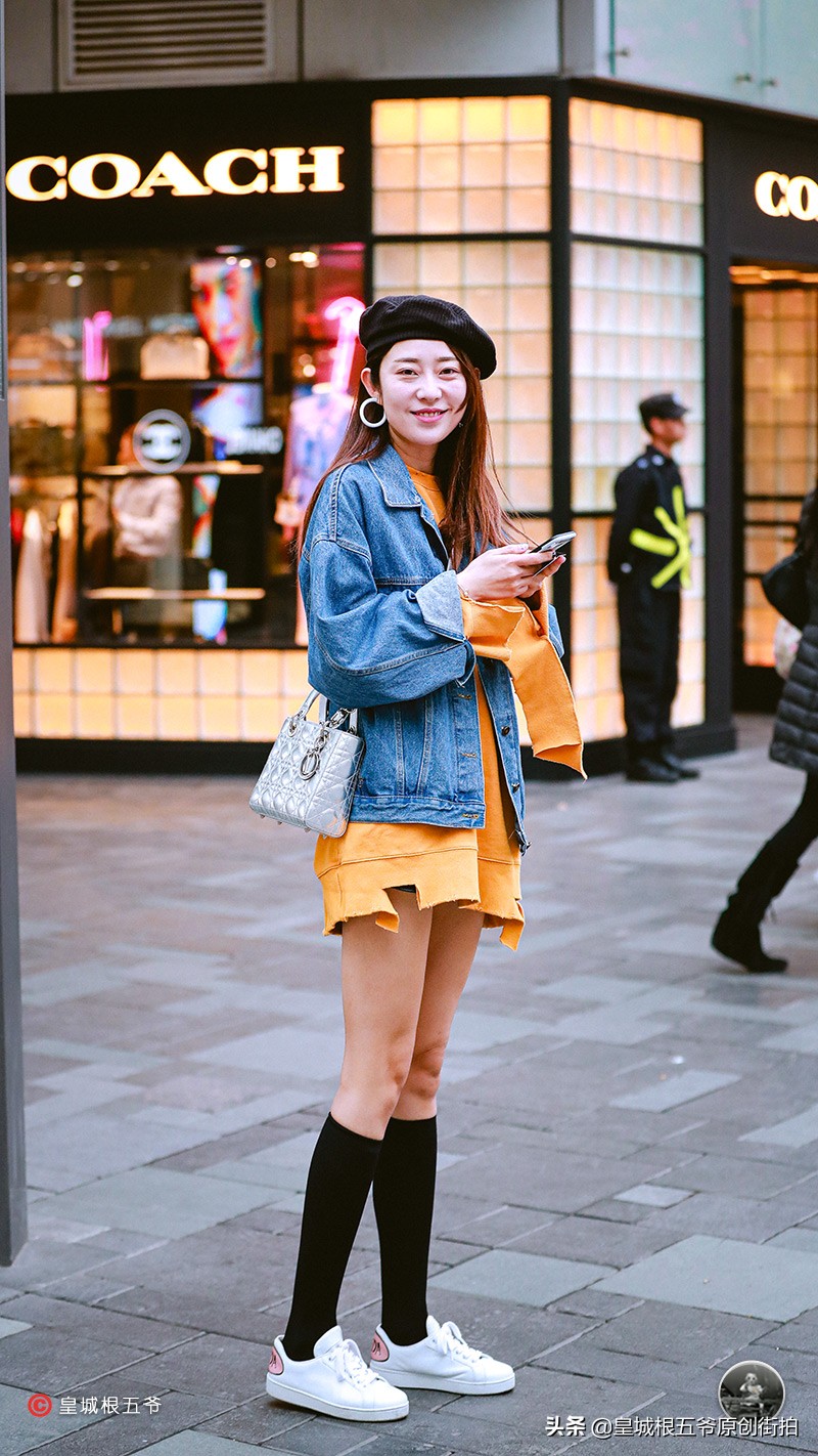 时尚可以衬托出你的美,时尚是一种使人们与众不同的东西