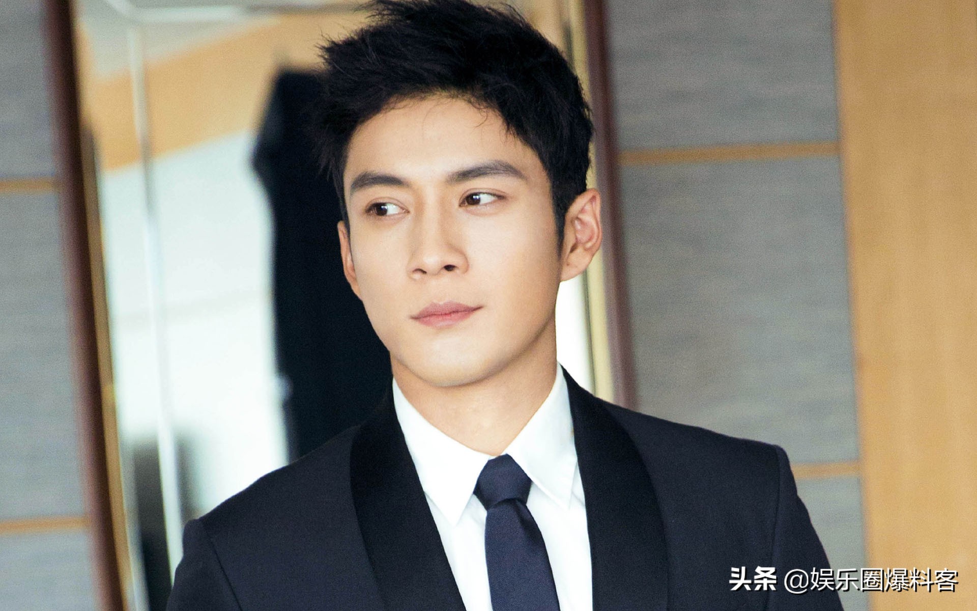 娱乐你问我答之：蔡徐坤凭实力奶全团？肖战低调复工了？