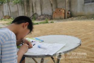 几句话透漏大货车司机的心酸,货车司机的心酸饭都来不及吃