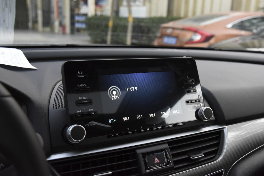 预算20w入手奔驰a级,同样预算选揽运还是揽胜