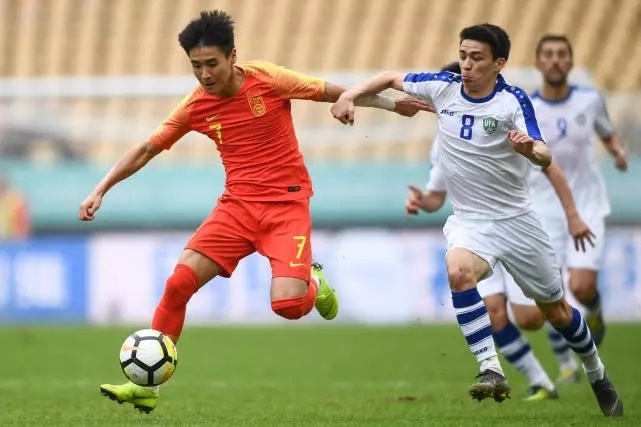 中国杯两战皆负一球未进惨遭垫底国足却收获了郑智“接班人”