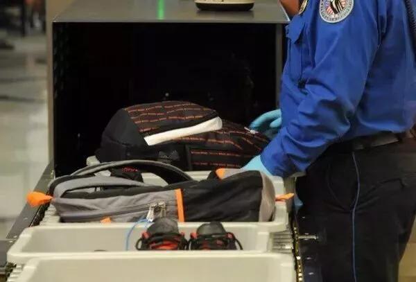 海外华人回家过年千万别带这些*禁品违**,一不小心就成了“*私走**”