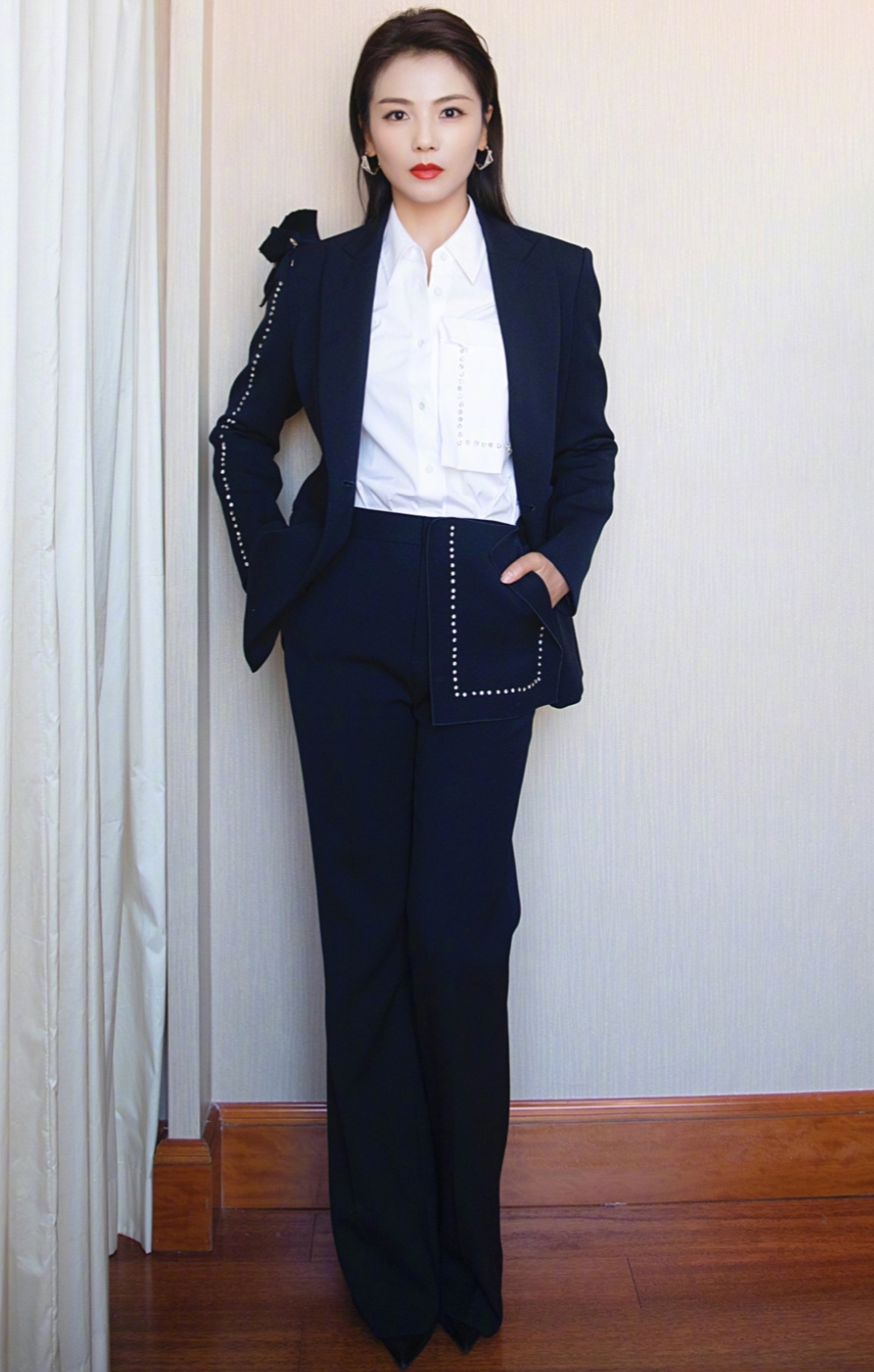 现在不流行露腿了抢着穿保命搭配,今年秋冬不露脚踝才是真时髦