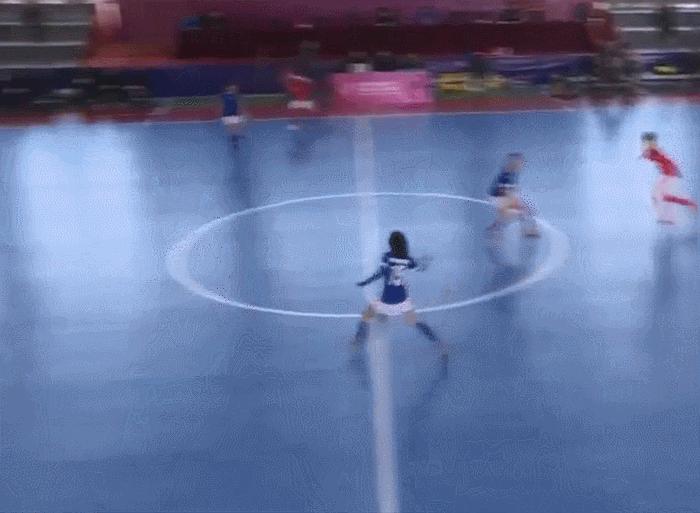 五人制裁判手势微课,五人制裁判手势和11人制一样吗