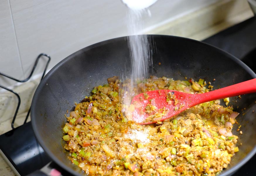 川菜大师教的葱香牛肉面，香辣过瘾，比麻辣小面更好吃