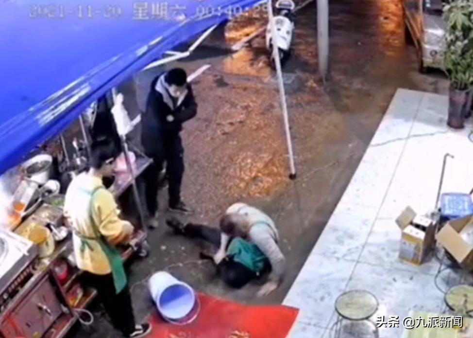 柳州螺蛳粉出事故,不小心螺蛳粉摔在地上
