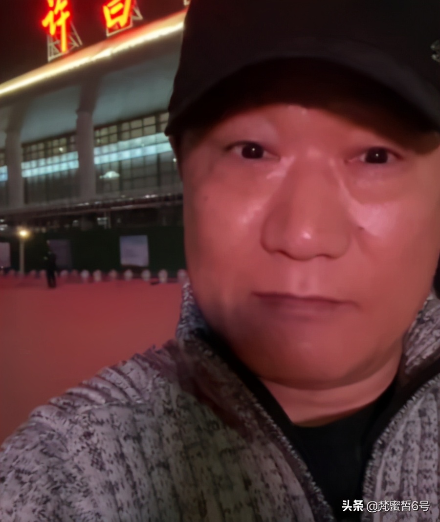 谢东出席商演,56岁谢东近照曝光