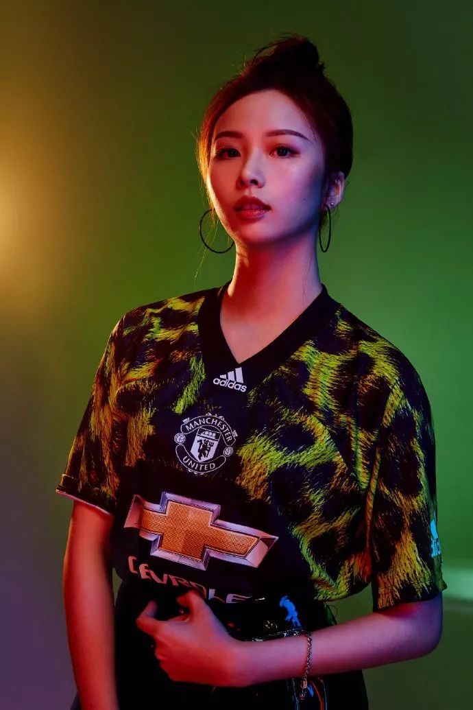 阿迪达斯发布球衣,阿迪达斯发布国家队新球衣