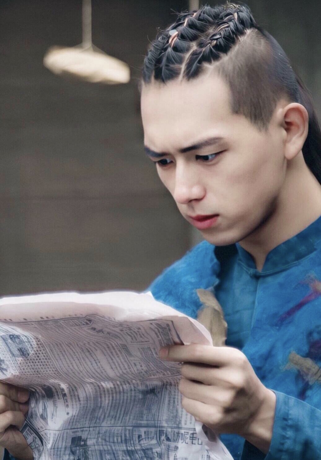 李现为《河神》长时待水下，靠打点滴缓胃疼，至今仍有胃炎后遗症