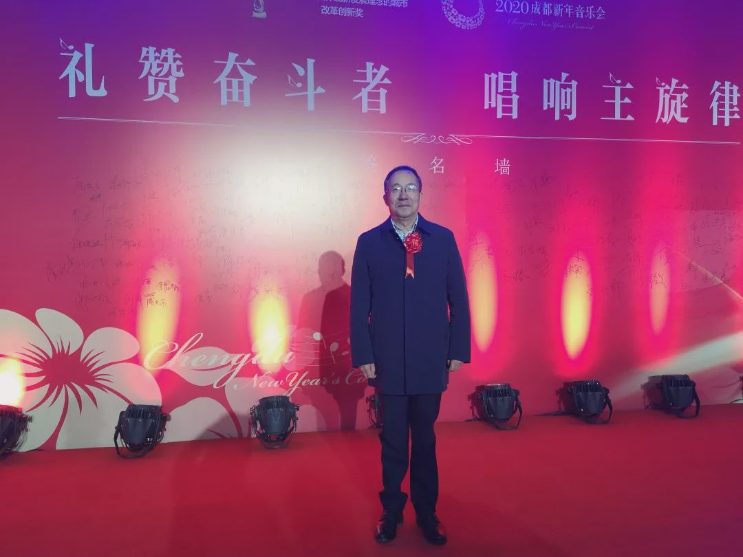 他们是榜样的力量，让滨河向高品质发展迈进。请致敬，滨河先锋