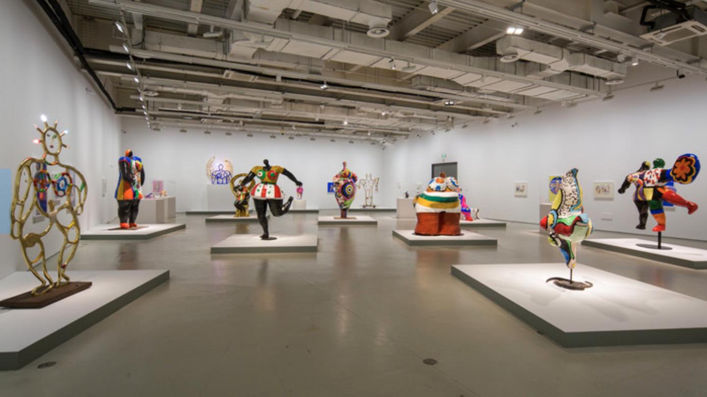 从一个房间到另一个房间,从一个房间走到另一个房间