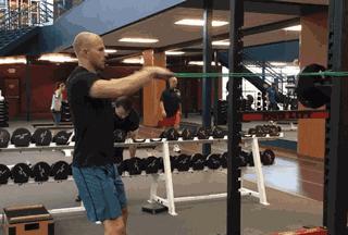 健身卧推肩膀受伤怎么恢复,卧推肩膀受限如何改善