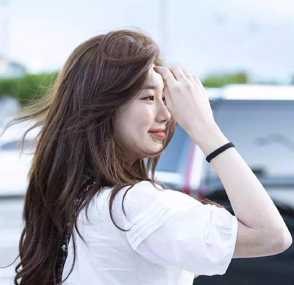 倒大脸适合什么发型,大脸女适合什么发型