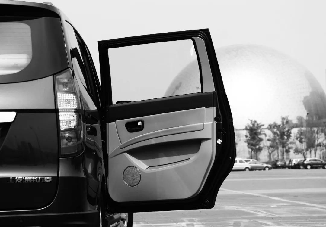 春节直播涨粉100万,一条冰丝裤月售3万条,这些中小商家凭什么?