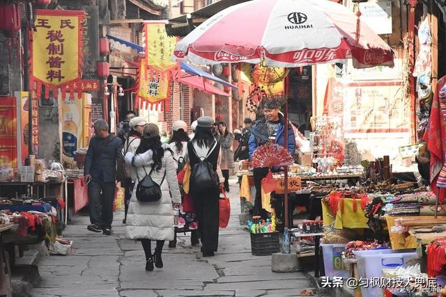 成都摆地摊有什么政策,去成都摆摊一月能挣多少