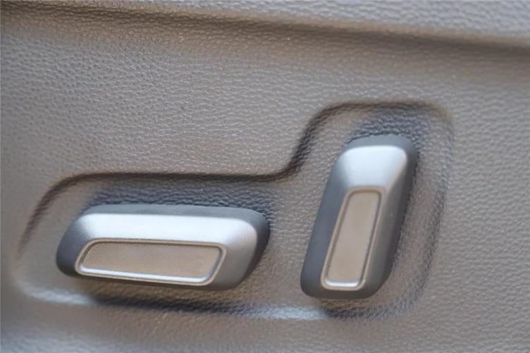 上汽大通maxusg50试驾,上汽大通g50试驾对比广汽传祺gm6