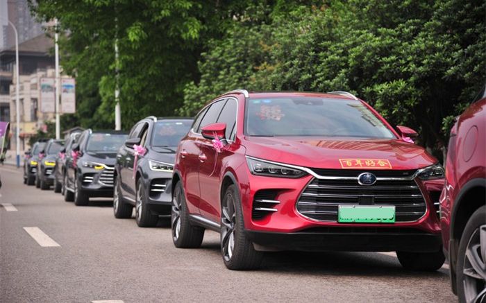 车身油渍怎么清洗,车身树胶清理小妙招