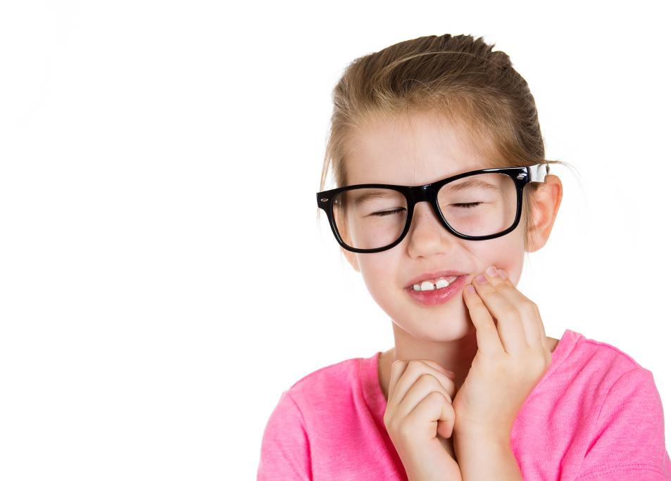 牙齿龋坏乳牙发黑会影响换牙吗,乳牙龋坏剩残根换牙就好了