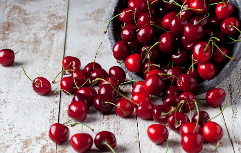 气血亏虚白发多吃什么药好,气血虚引起白发吃什么食物好