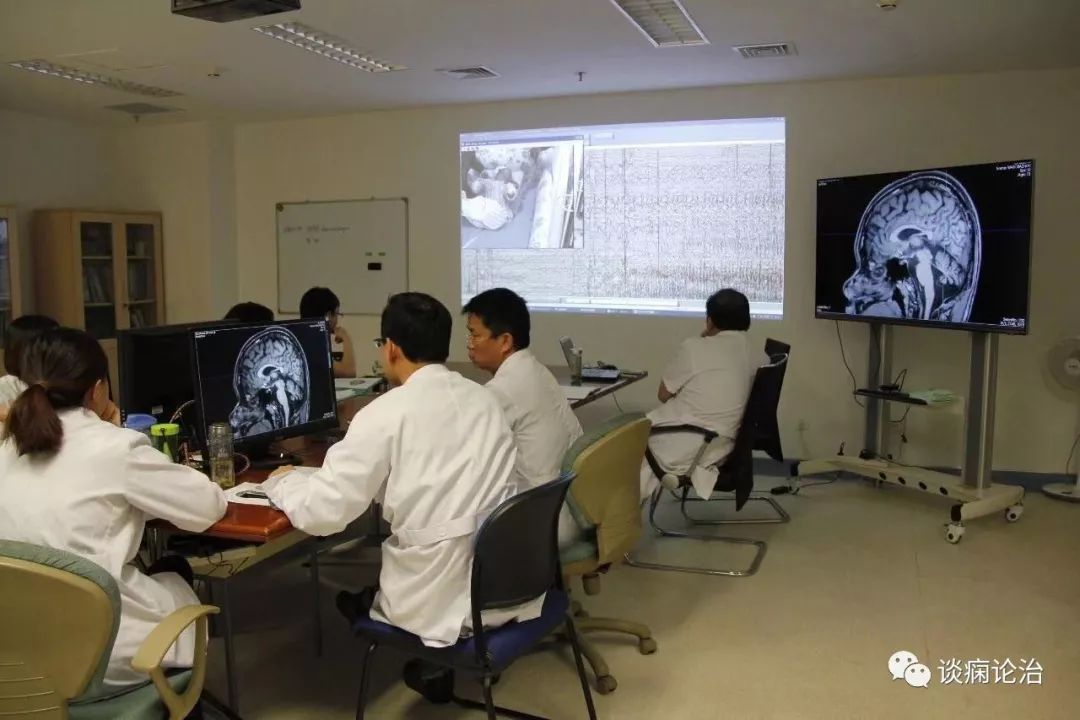 癫痫怀孕了还能吃抗癫痫的药吗,癫痫大量服药怀孕了怎么办