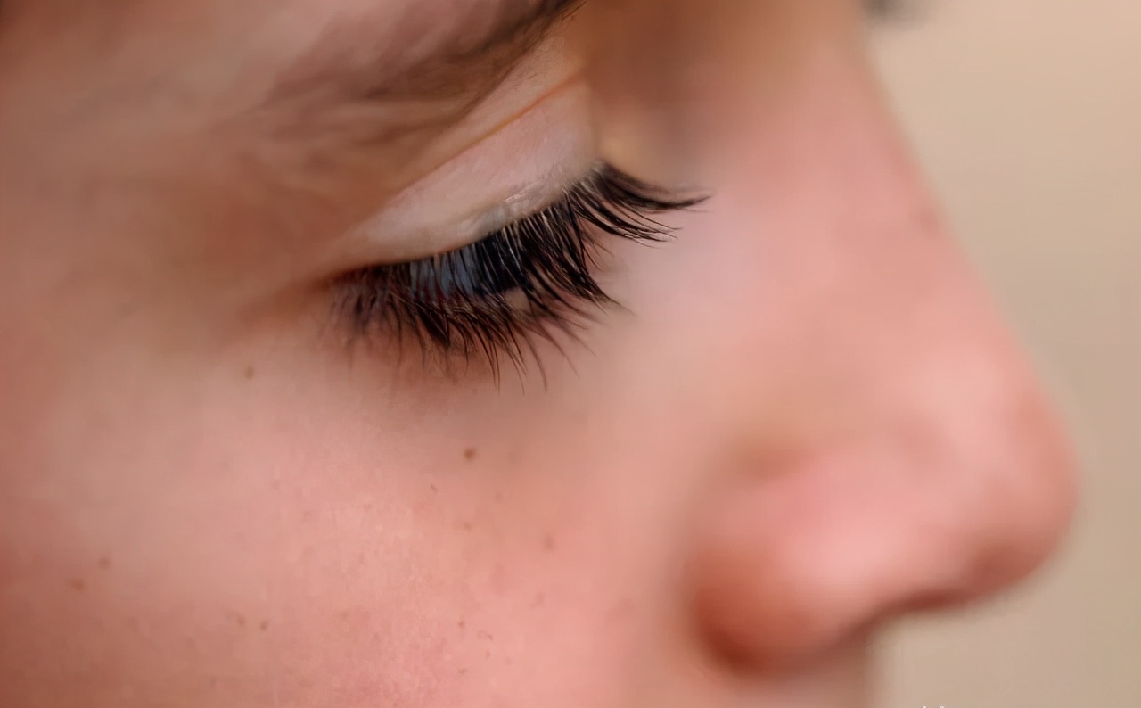 鼻子毛孔粗大有洞在家如何解决,鼻子粗糙毛孔大怎么办