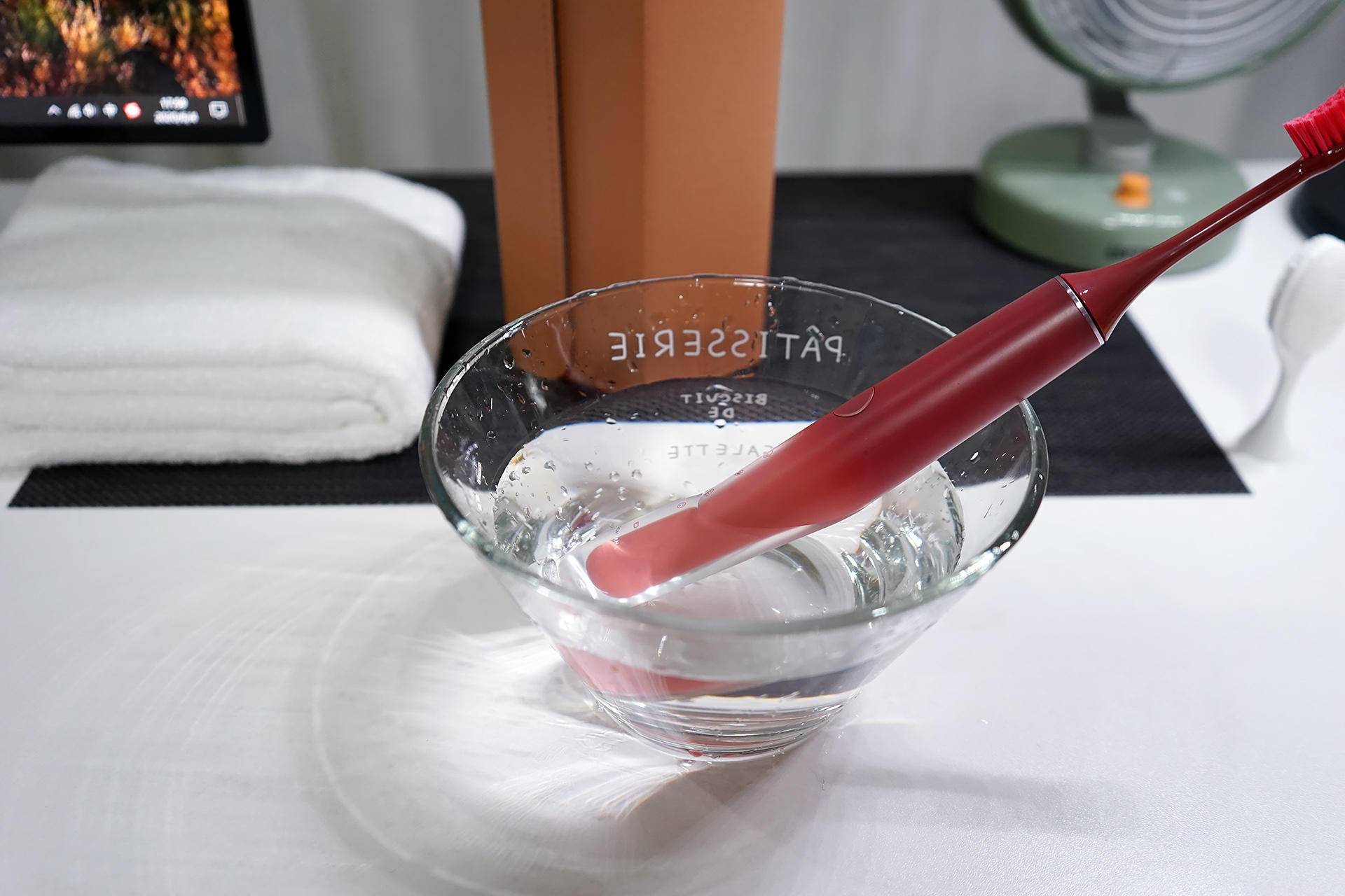 牙齿更干净健康，脸蛋也要美美的！罗曼藏不住的“小心机”