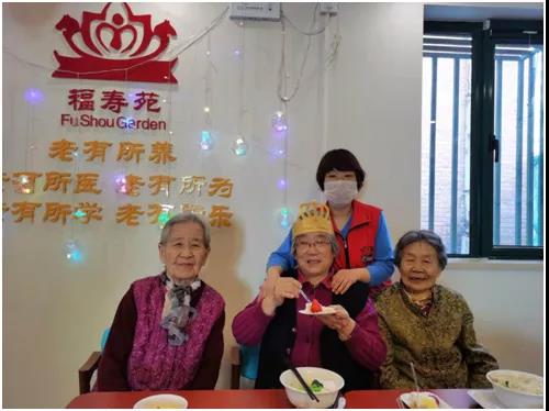 北京失能失智老人养老院,北京护工照顾80岁老人能自理