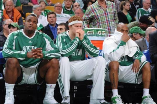 科比连续9场40+诠释黑曼巴精神,科比曼巴全场60分