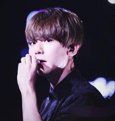 男生韩式卷发发型图片,男生韩式定型烫发图片