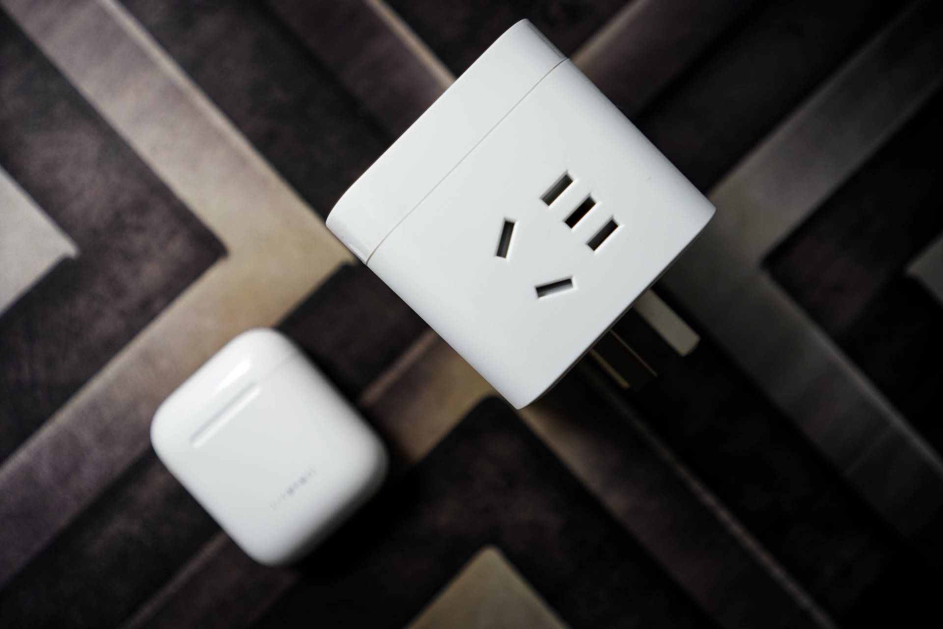 论如何拯救家里的小桌面？聊聊我那些花小钱省大地方的桌面好物