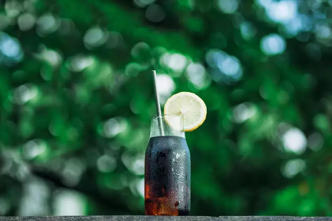 如何让饮料快速冰冻成冰棍,让饮料快速变凉的办法