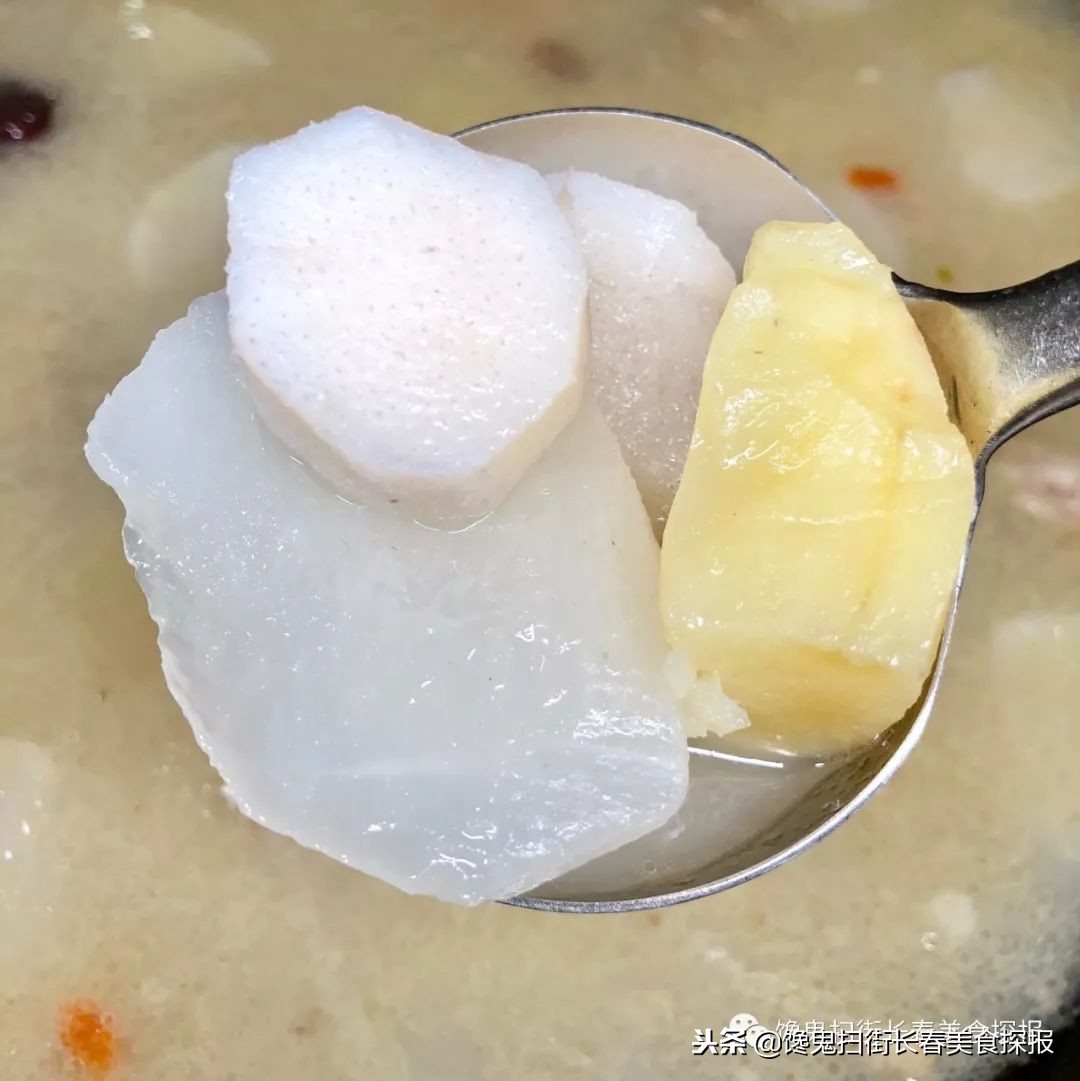 南湖别墅区藏个旧屯子，铁锅炖鱼天天爆满据说空姐都吃胖了！