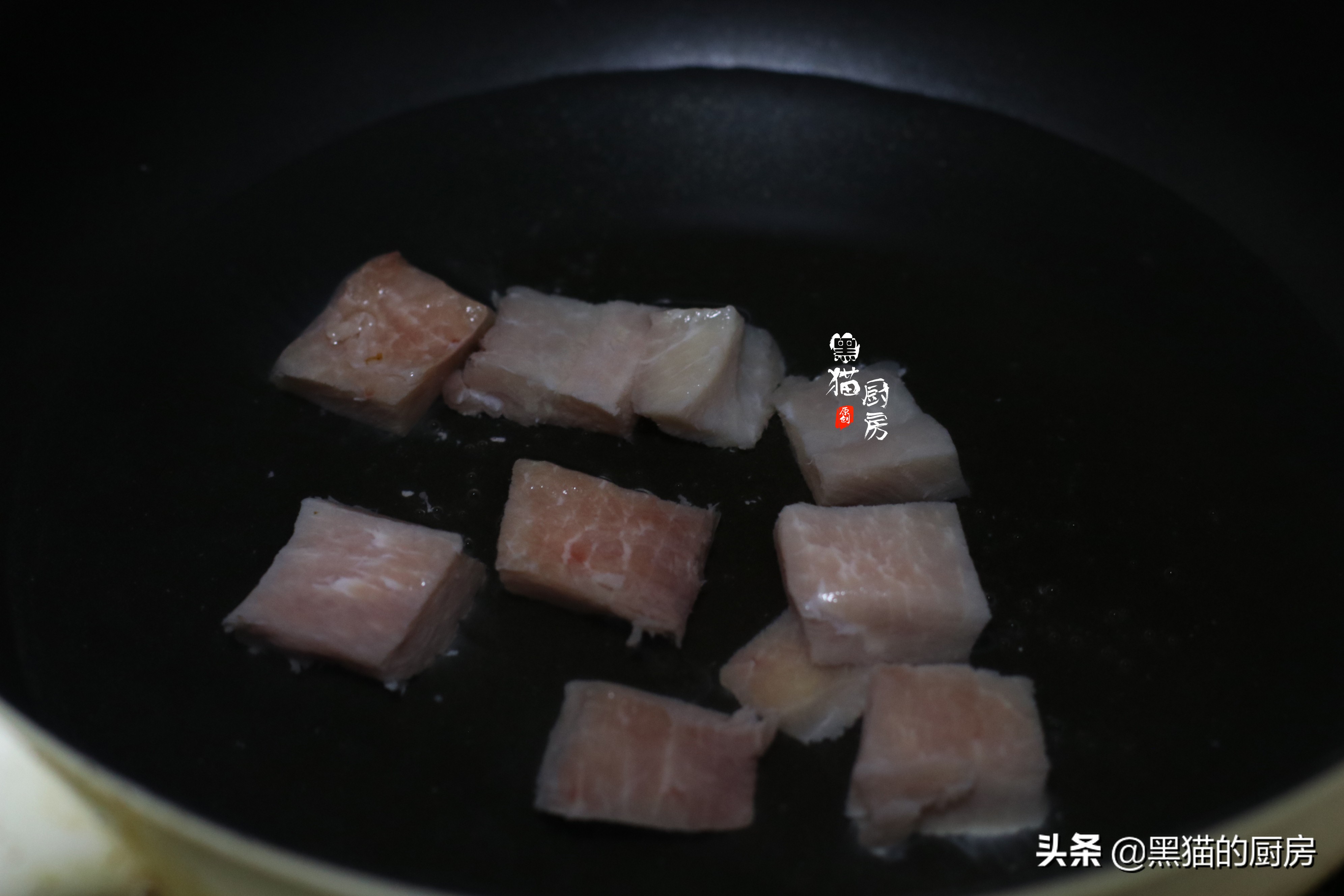 秋天气候干燥常饮一道汤补,秋天口干舌燥喝什么汤