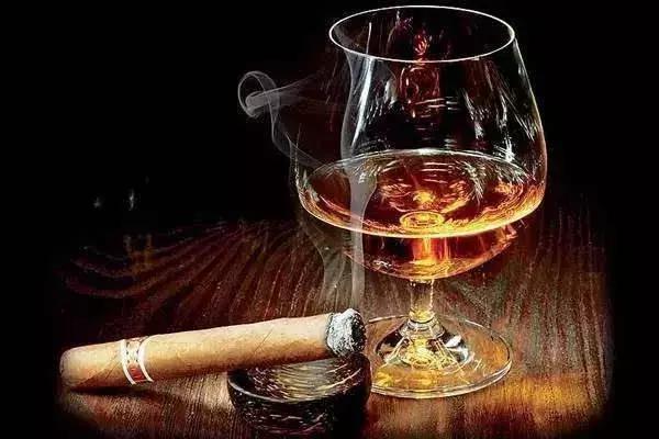 你可能不知道:但凡35岁以上的法国人,全靠白兰地养生!