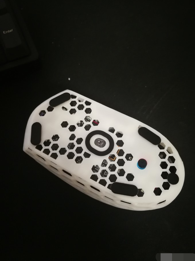 低价低延迟无线游戏鼠标推荐,不打孔轻量化鼠标推荐