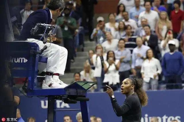 1055块球拍、百余万价值，同样摔拍为何他被称霸道总裁？