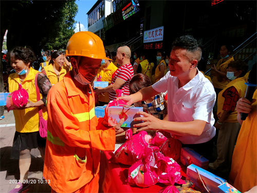 广东惠州：月满中秋艾安琪公司联合“一典心意”公司爱心传千家