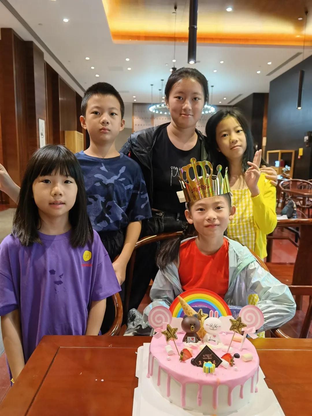 这对父母怎么想到的？把孩子十岁生日变成了学习的动力