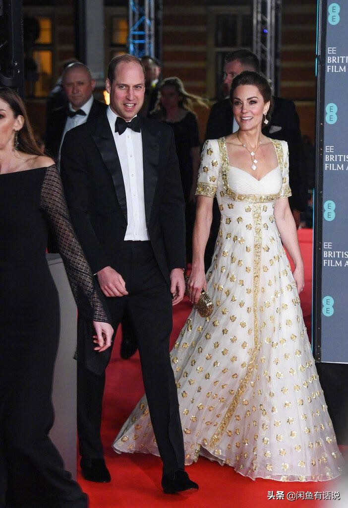 伊万卡穿凯特同款斗篷裙,伊万卡和凯特王妃照片