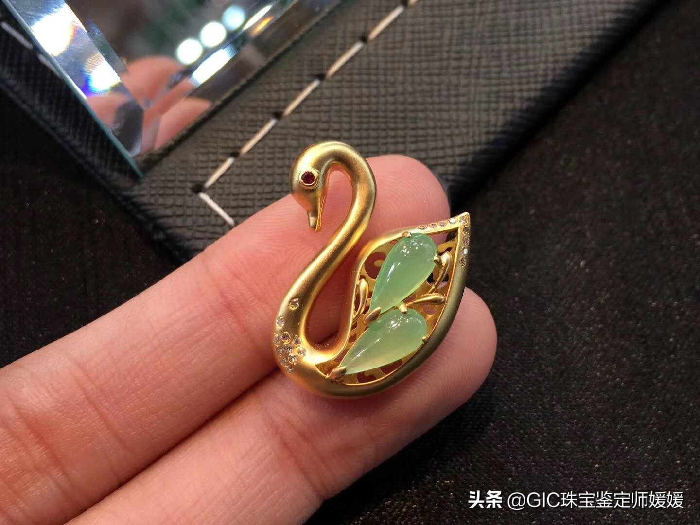 施华洛世奇镂空金天鹅,施华洛世奇梦幻水晶天鹅