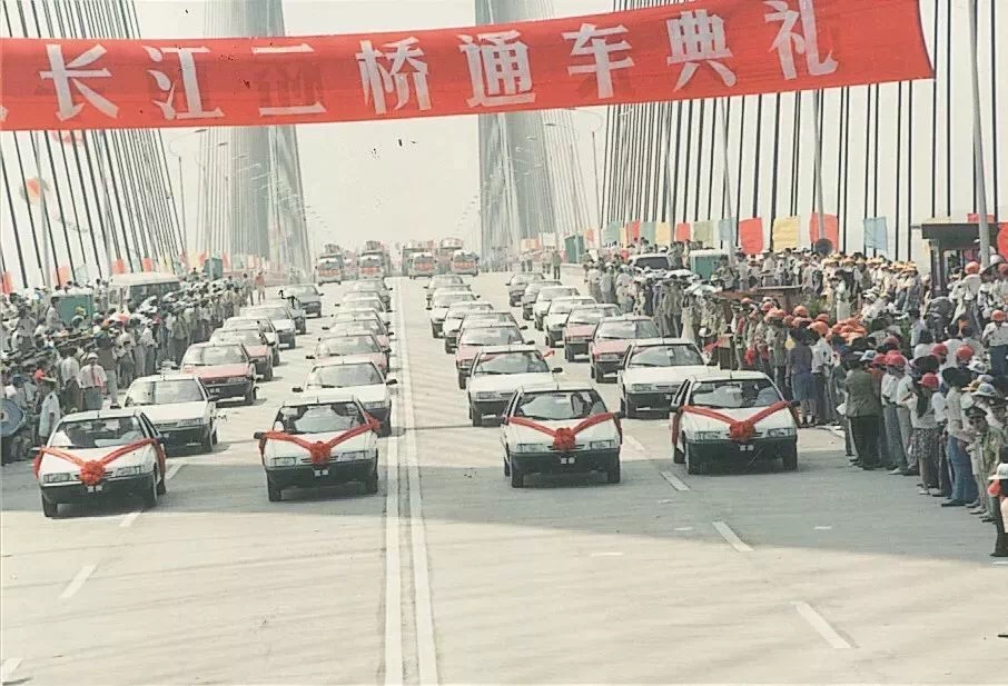 韩寒的富康,韩寒说他第一辆买的是富康