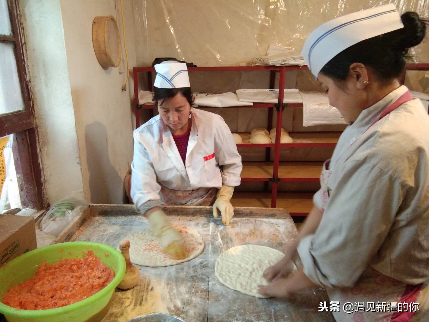 库车大馕新疆特色,库车大馕脆