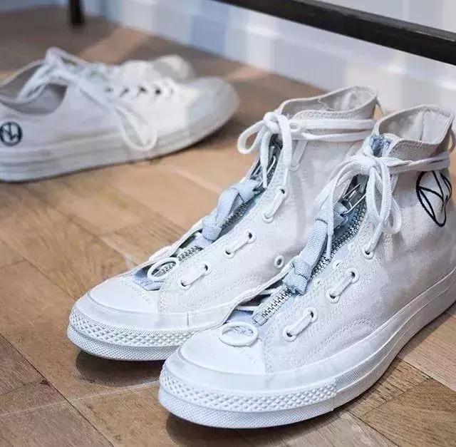 旧风格服装,穿上一件风格不同于以往的衣服