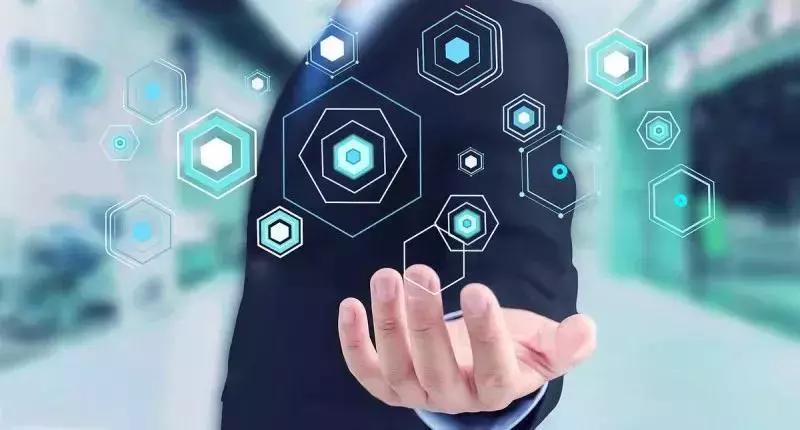 你在北方的寒夜里大雪纷飞,你在大雪纷飞的北方温暖如春