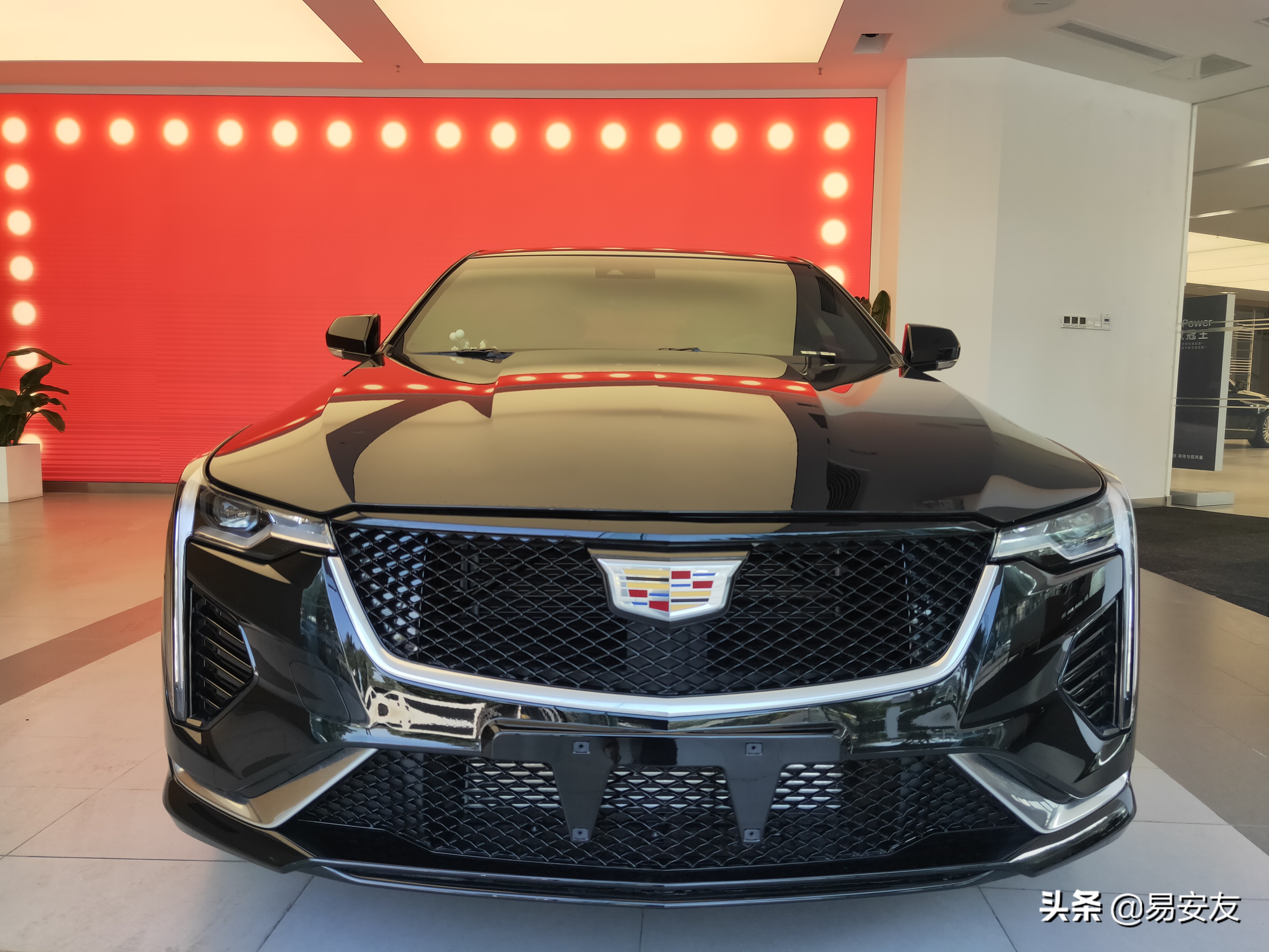 凯迪拉克汽车贴玻璃膜怎么选,凯迪拉克汽车车身贴膜推荐