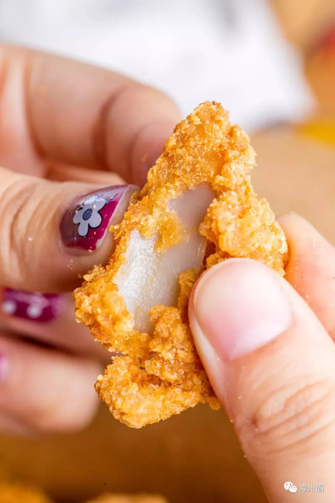 古城这家店很小,但鸡炸得好