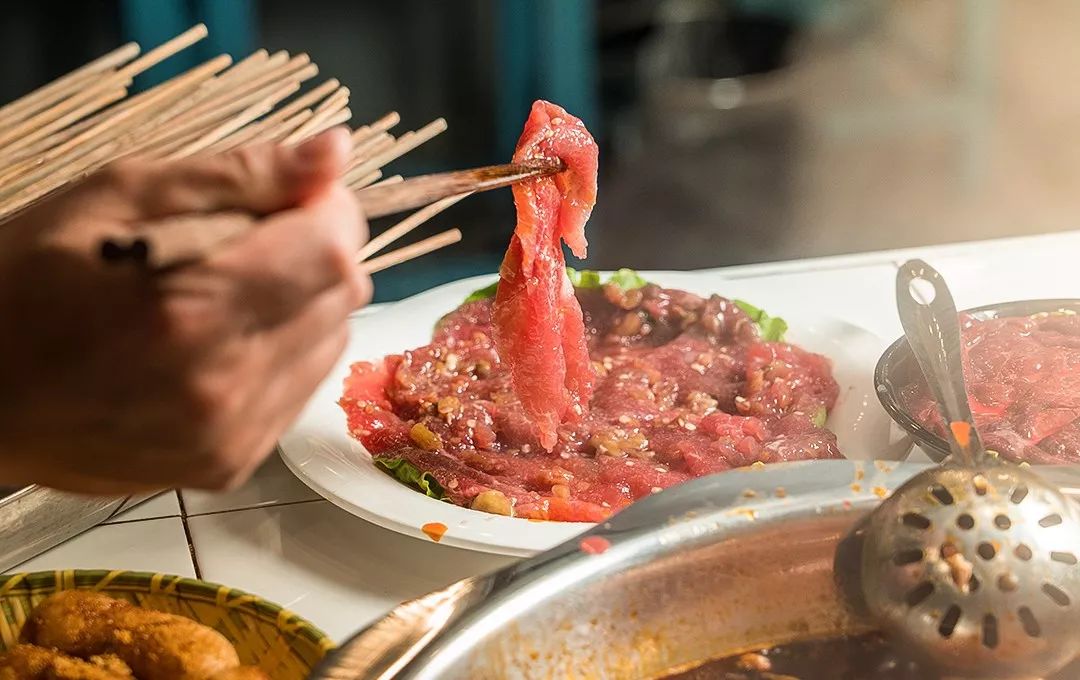 重庆的串串凭着份量实在的资格串味儿在南充开业至今打卡到上瘾!