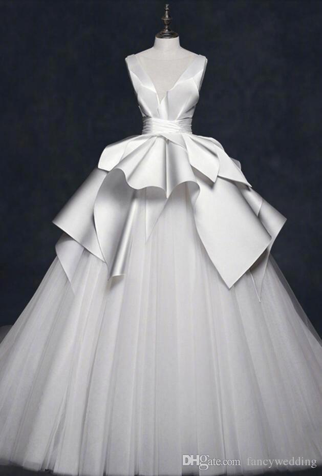 蝴蝶结衣服怎么画,带有蝴蝶结的衣服的画法