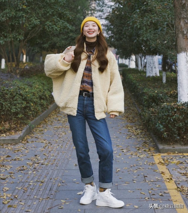 羊羔毛外套会显得很廉价吗,羊羔毛羽绒服是不是显得廉价