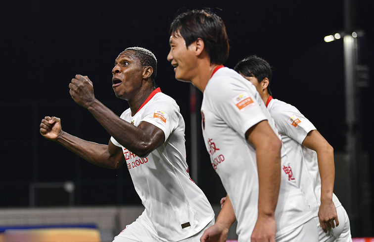 记者采访波波维奇为什么七次失误,记者如何改变现状跟上时代的步伐